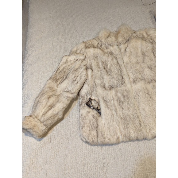 Gorgeous Rabbit Fur Coat Size Medium.  Impeccable condition - Picture 12 of 12